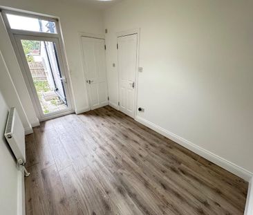 4 bedroom terraced house to rent - Photo 6