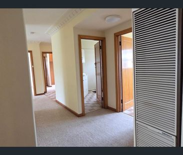 41 Salisbury Avenue, Newington, Vic 3350 - Photo 2