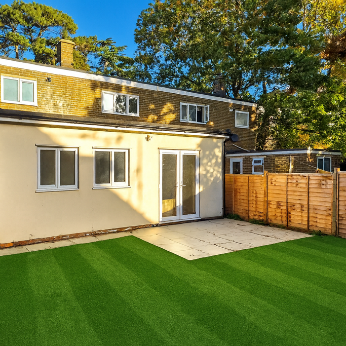 4 bedroom semi-detached house to rent - Photo 1