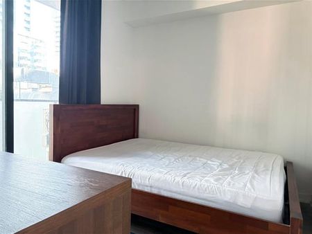 1182 Rue Crescent - Photo 2