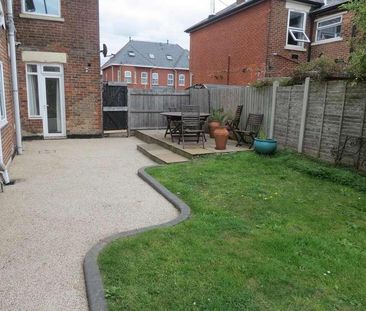 Bedroom House In Charminster, BH8 - Photo 6