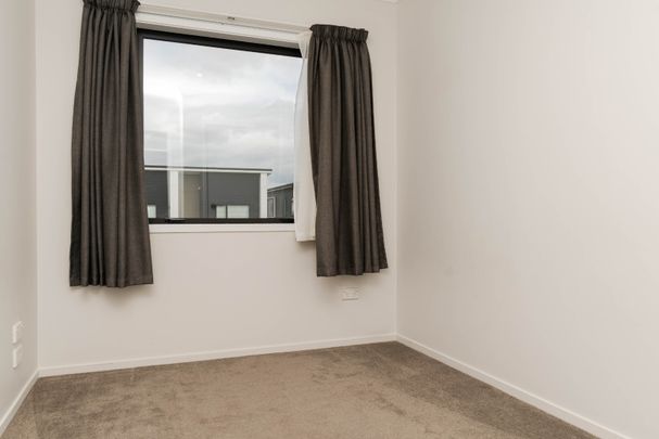 Fantastic in West Hills! - Photo 1