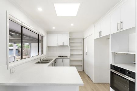 Family Home with Space, Style & Comfort - Photo 4