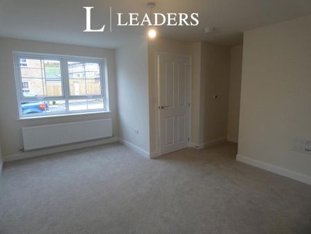 3 bedroom semi-detached house to rent - Photo 2