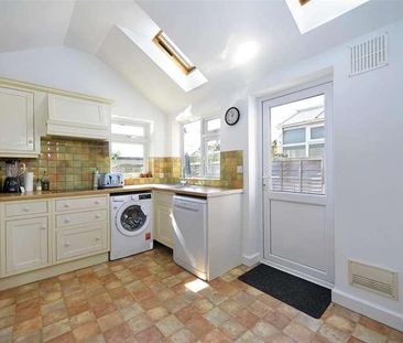 The Common, Cranleigh, GU6 - Photo 4