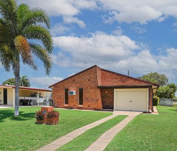 SPACIOUS 4 BEDROOM FAMILY HOME + 2 LIVING AREAS & GREAT FEATURES - Photo 1