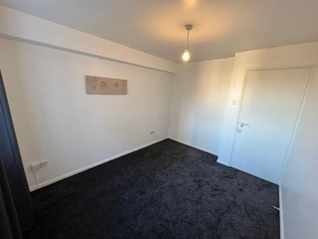 Two Bedroom Flat to Let in Grays, Essex RM17 6QG - Photo 5