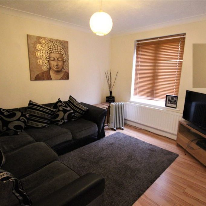 2 Bedroom House - Denbigh Close, Ashurst Bridge - Photo 1