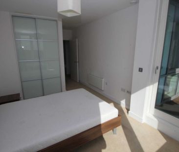 2 bed Flat for rent - Photo 2
