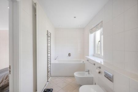 4 bedroom detached house to rent - Photo 3