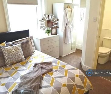 1 bedroom in a house share to rent - Photo 2