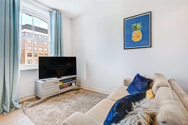 A brilliant two bedroom lateral apartment on Gloucester Road close to local amenities. - Photo 1