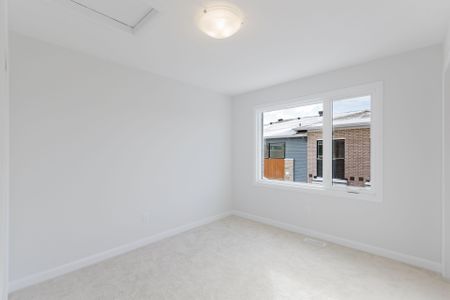 For Lease - 911 Creekway Private, Kanata, Ontario - Photo 3