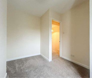 Nadder Terrace, Salisbury, SP2 - Photo 3