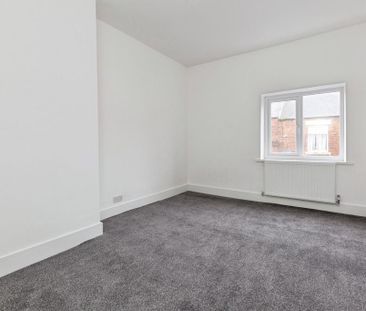 2 bedroom end of terrace house to rent - Photo 4