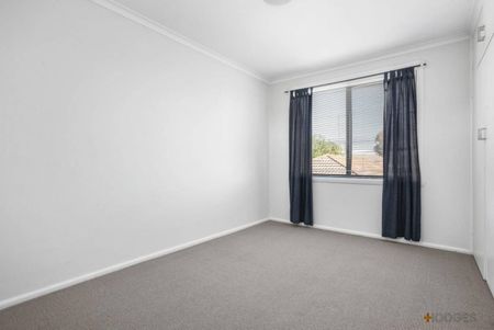 BRIGHT | TIDY | CONVENIENT LOCATION - Photo 3