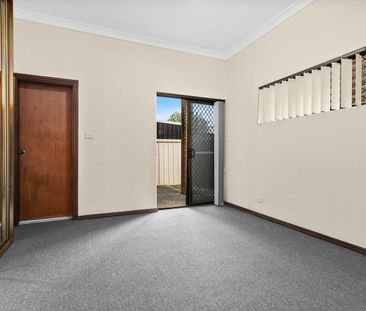 Modern 1-Bedroom Granny Flat in Prime Brighton-Le-Sands Location - Photo 3