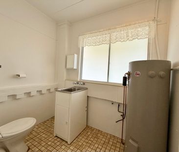 20 Princes Avenue, Charlestown - Photo 3