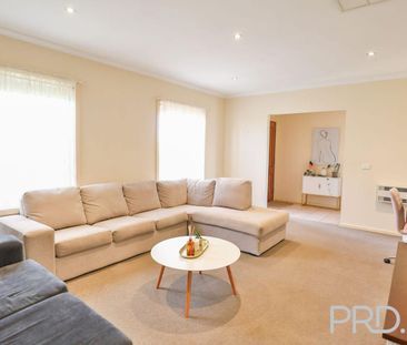 3 BEDROOM FAMILY HOME - Photo 1