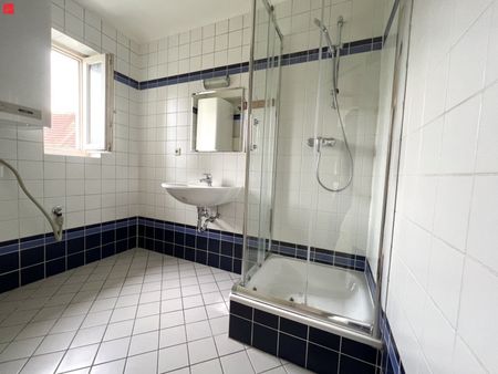 Helles Altbau-Juwel mit Charakter: 2 Zimmer mit Balkon! - Photo 5