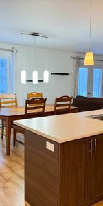 5 1/2 MEUBLÉ Air climatisé, Lave-vaisselle, micro-onde, aspirateur, stationnements déneigés NON-FUMEUR - Photo 3