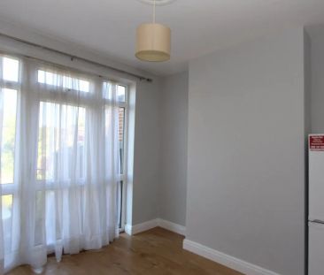 Pembroke Road, Palmers Green, London, N13 - Photo 1