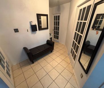 Grand 4 1/2 Au 2e Etage, Climatisé,01 parking privé ***Avec 05 ectr... - Photo 3