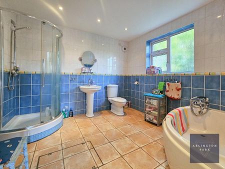 1 bedroom in a house share to rent - Photo 3