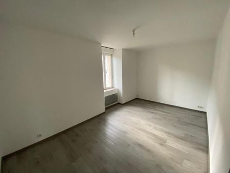 Location Appartement 3 pièces 84m² BESSEGES 30160 - Photo 3