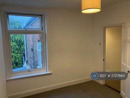 3 bedroom terraced house to rent - Photo 3