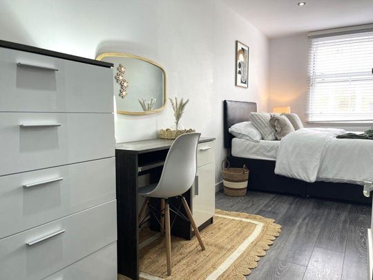 1 bedroom in a house share to rent - Photo 1