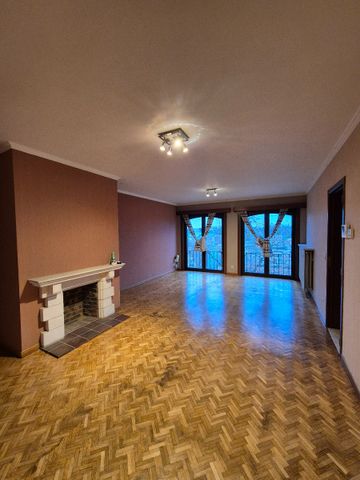 Appartement met 3 slaapkamers in centrum Ieper - Photo 2