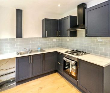 3 bedroom semi-detached house to rent - Photo 2