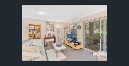 One Bedroom Ground Floor Courtyard Apartment - Photo 5