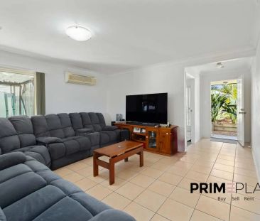 “Discover Your Well-Kept Family Haven in a highly regarded location... - Photo 5