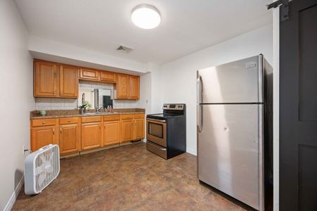 285 Elgin Street, Unit 6, Sarnia, ON N7T 5B5 - Photo 2