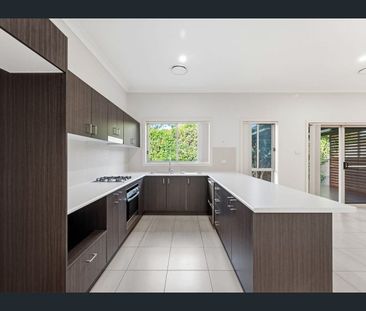 THE PERFECT FAMILY HOME AWAITS! - Photo 4