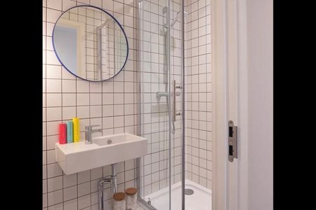 Room in a Shared Flat, Sir Howard Bernstein Approach, M15 - Photo 5