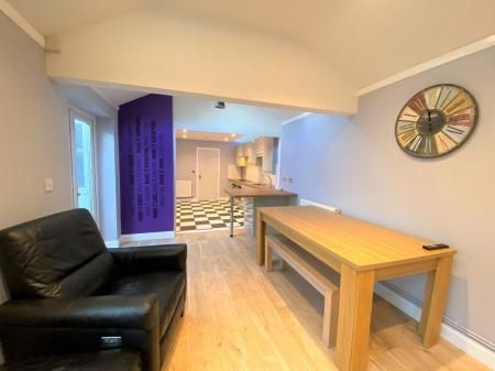 6 Bedroom Student Home - Downs Road, UKC - Photo 2