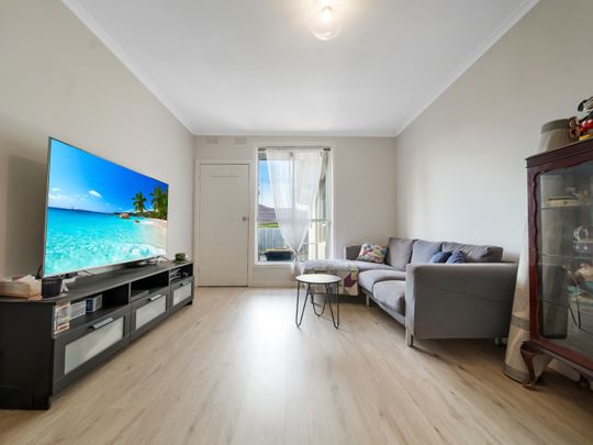 Comfortable & Convenient 2-Bedroom Unit - Photo 1