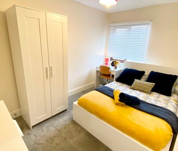 7 Ensuite room 3 Studio HMO - Photo 2