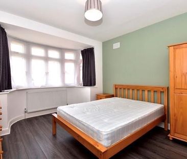 1 bedroom in a house share to rent - Photo 1