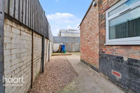 1 bedroom in a house share to rent - Photo 5