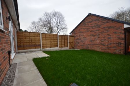 3 Bedroom Semi-Detached House - Photo 3