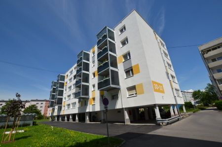 Ruhig gelegene 2-Raum-Wohnung im 1. Stock **Lift** - Photo 4