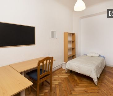 madrid, Community of Madrid 28015 - Photo 6