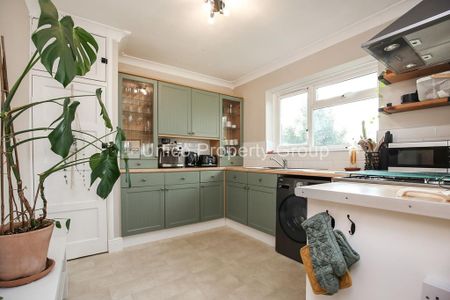 2 bedroom maisonette to rent - Photo 3