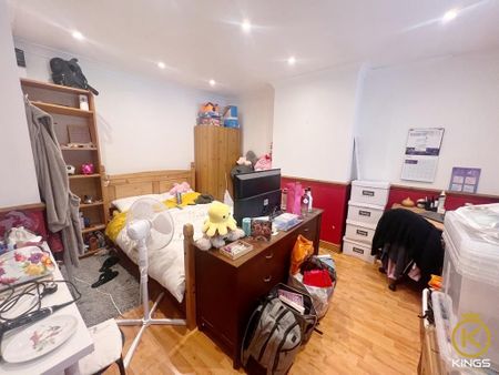 3 bedroom semi-detached house to rent - Photo 5