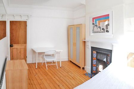 3 bedroom terraced house to rent - Photo 3