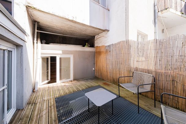Volledig bemeubeld 1-slaapkamerappartement met groot terras - Photo 1